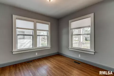 2405 S 4th St, Springfield, IL 62703 photo 5