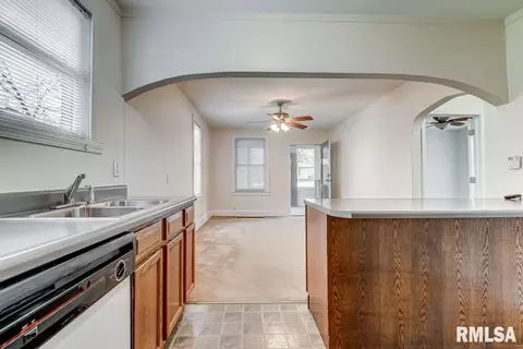 1701 W Reed Ave, Springfield, IL 62704 photo 8