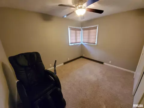 868 Roanoke Dr, Springfield, IL 62702 photo 17