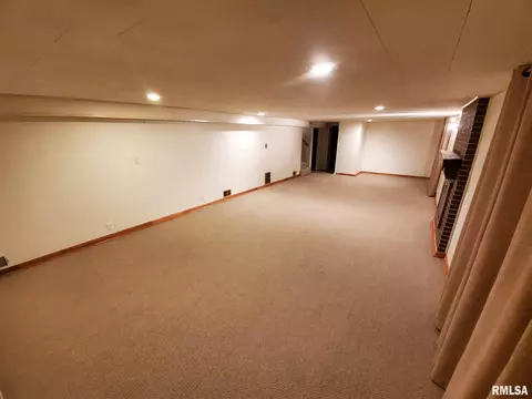 868 Roanoke Dr, Springfield, IL 62702 photo 19