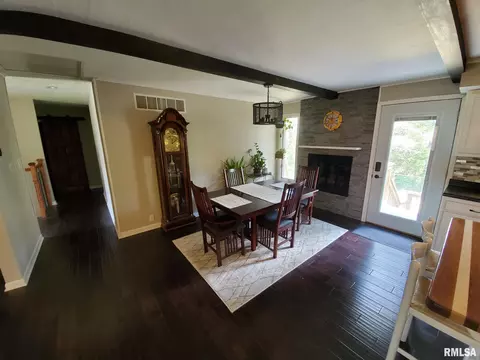 868 Roanoke Dr, Springfield, IL 62702 photo 5