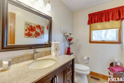 3121 Red Bud Ln, Springfield, IL 62712 photo 2