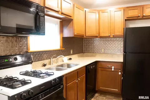 3116 S 3rd St, Springfield, IL 62703 photo 10