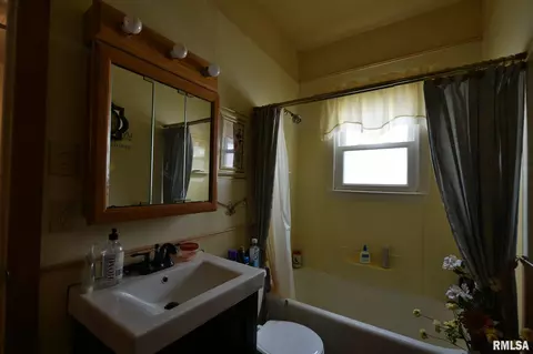 1711 N 8th St, Springfield, IL 62702 photo 15