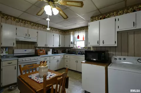 1711 N 8th St, Springfield, IL 62702 photo 9