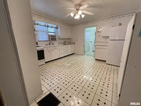 1250 Monument Ave, Springfield, IL 62702 photo 6