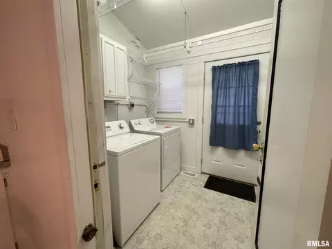 1250 Monument Ave, Springfield, IL 62702 photo 9