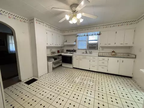 1250 Monument Ave, Springfield, IL 62702 photo 5