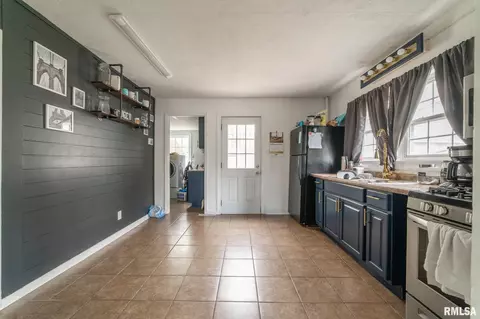811 S Kickapoo St, Lincoln, IL 62656 photo 11