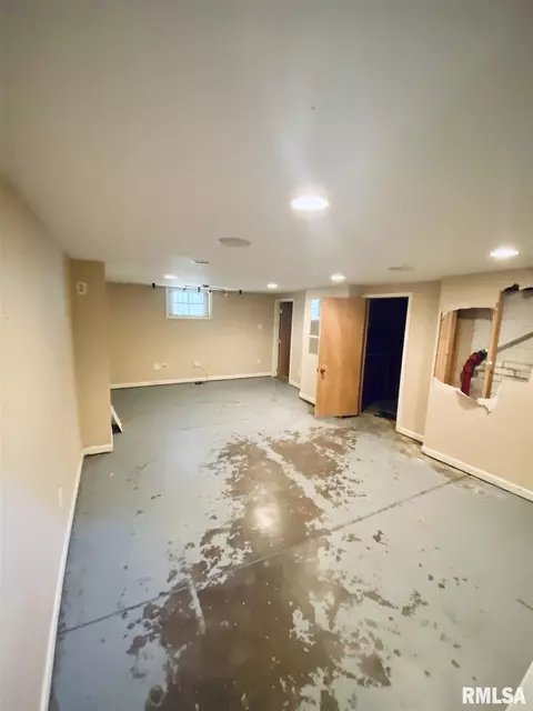1509 Whittier Ave, Springfield, IL 62704 photo 8
