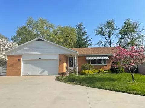1523 E Walnut St, Chatham, IL 62629 photo 1