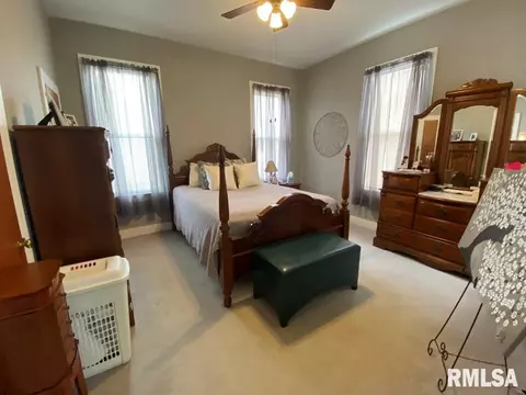 1059 N 6th St, Springfield, IL 62702 photo 13
