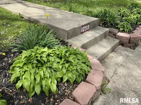 1059 N 6th St, Springfield, IL 62702 photo 32