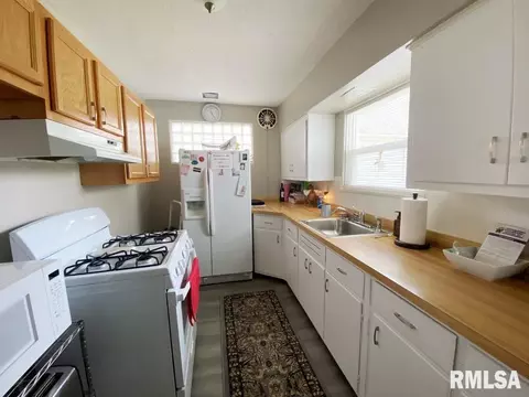 1059 N 6th St, Springfield, IL 62702 photo 6