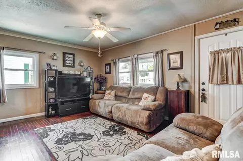 2360 E Keys Ave, Springfield, IL 62702 photo 3