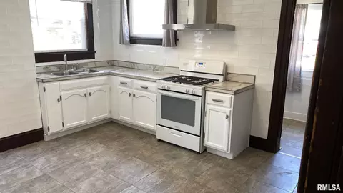 1801 S 8th St, Springfield, IL 62703 photo 7