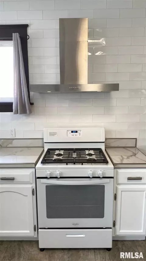1801 S 8th St, Springfield, IL 62703 photo 9