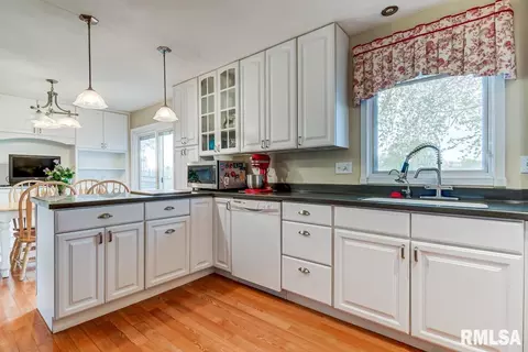 407 Rainbow Rd, Athens, IL 62613 photo 7