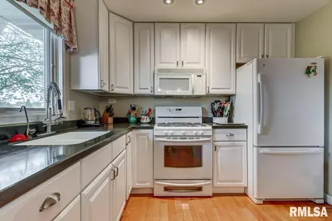 407 Rainbow Rd, Athens, IL 62613 photo 8