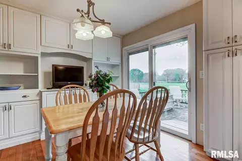 407 Rainbow Rd, Athens, IL 62613 photo 9