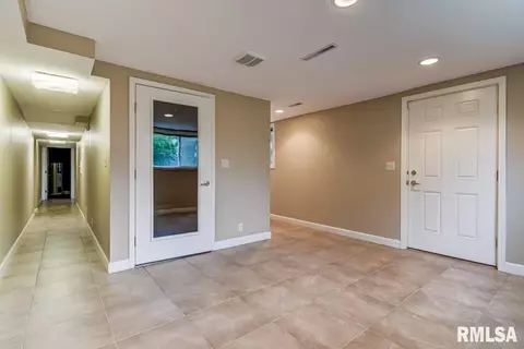 70 W Hazel Dell Ln, Springfield, IL 62703 photo 27