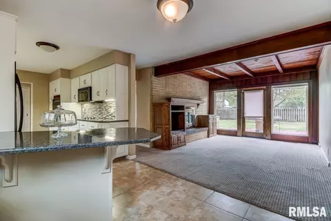70 W Hazel Dell Ln, Springfield, IL 62703 photo 11