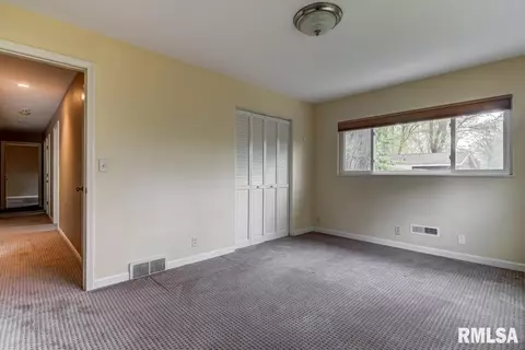 70 W Hazel Dell Ln, Springfield, IL 62703 photo 23