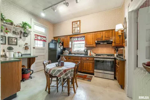 825 N Kickapoo St, Lincoln, IL 62656 photo 14