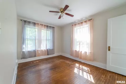 1041 W Edwards St, Springfield, IL 62704 photo 11