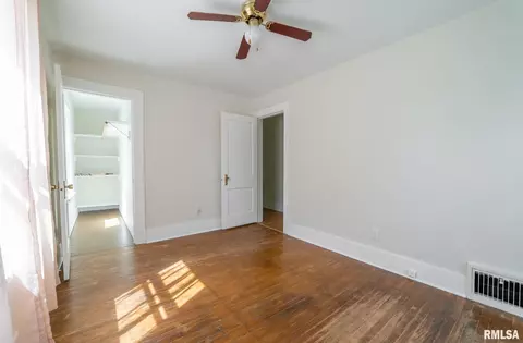 1041 W Edwards St, Springfield, IL 62704 photo 12