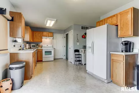 3701 Kerry Blvd, Springfield, IL 62712 photo 18