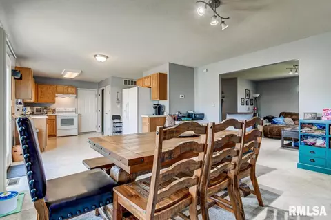 3701 Kerry Blvd, Springfield, IL 62712 photo 7