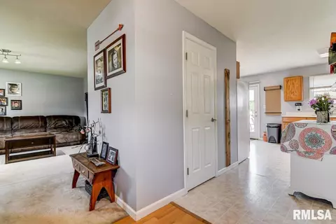 3701 Kerry Blvd, Springfield, IL 62712 photo 4