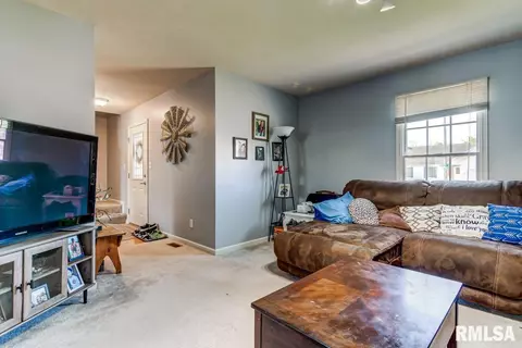 3701 Kerry Blvd, Springfield, IL 62712 photo 9