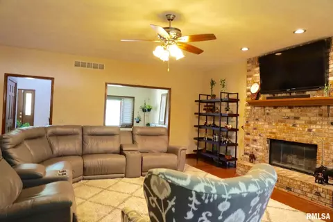 600 Sunny Brook Rd, Springfield, IL 62702 photo 9