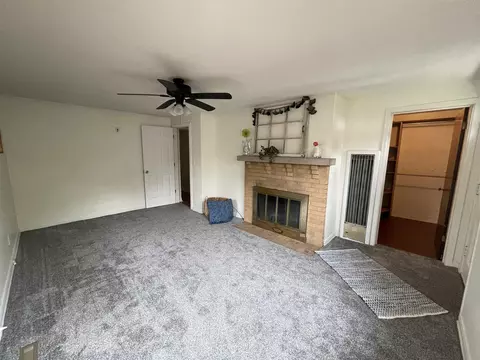 2121 N 7th St, Springfield, IL 62702 photo 3
