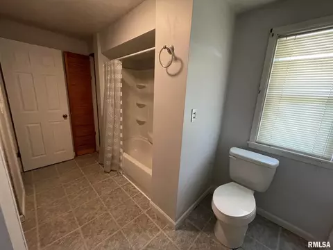 2121 N 7th St, Springfield, IL 62702 photo 25