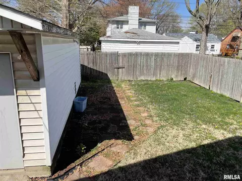 2121 N 7th St, Springfield, IL 62702 photo 22