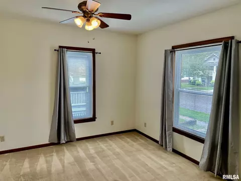 1924 S Spring St, Springfield, IL 62704 photo 5