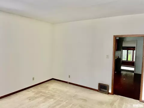 1924 S Spring St, Springfield, IL 62704 photo 6