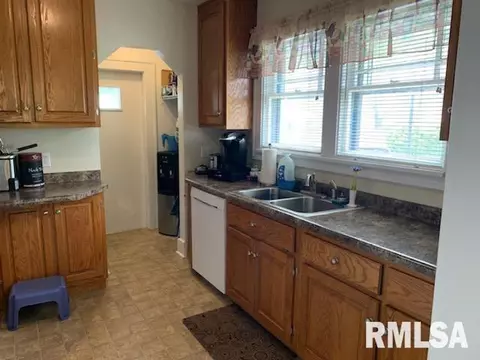 2124 N 5th, Springfield, IL 62702 photo 13
