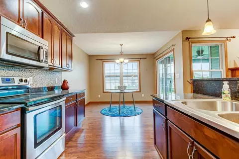 506 E Spruce St, Chatham, IL 62629 photo 12
