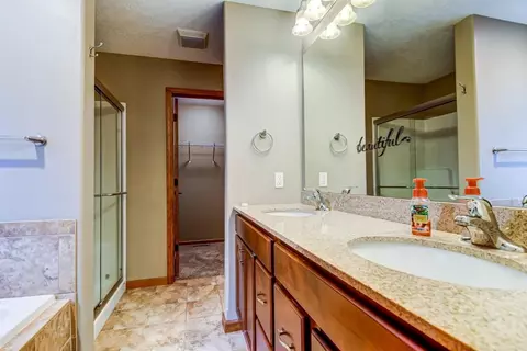 506 E Spruce St, Chatham, IL 62629 photo 23