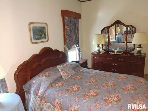 407 E Teak St, Thayer, IL 62689 photo 12