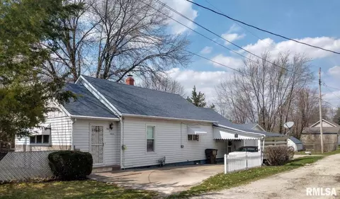 407 E Teak St, Thayer, IL 62689 photo 1