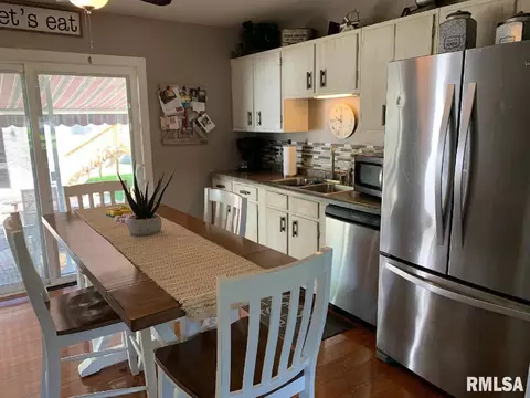 2569 Somerton Rd, Springfield, IL 62702 photo 4