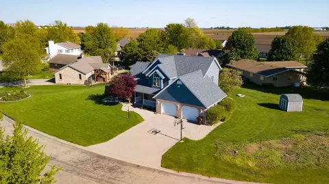 12 Lamplighter Cir, Mount Pulaski, IL 62548 photo 4