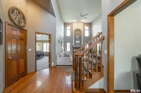 12 Lamplighter Cir, Mount Pulaski, IL 62548 photo 5