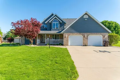 12 Lamplighter Cir, Mount Pulaski, IL 62548 photo 2