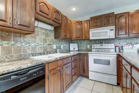 2517 Lemont Dr, Springfield, IL 62704 photo 8